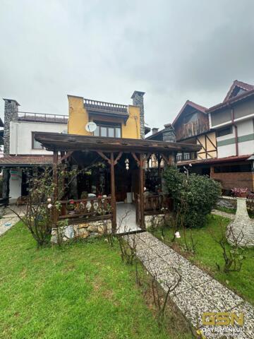 24-SAPANCADA SİTE İÇERİSİNDE SATILIK TRİBLEKS VİLLA